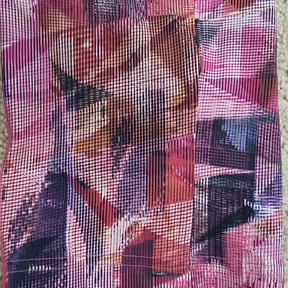 Lululemon shorts - Picture 4 of 7